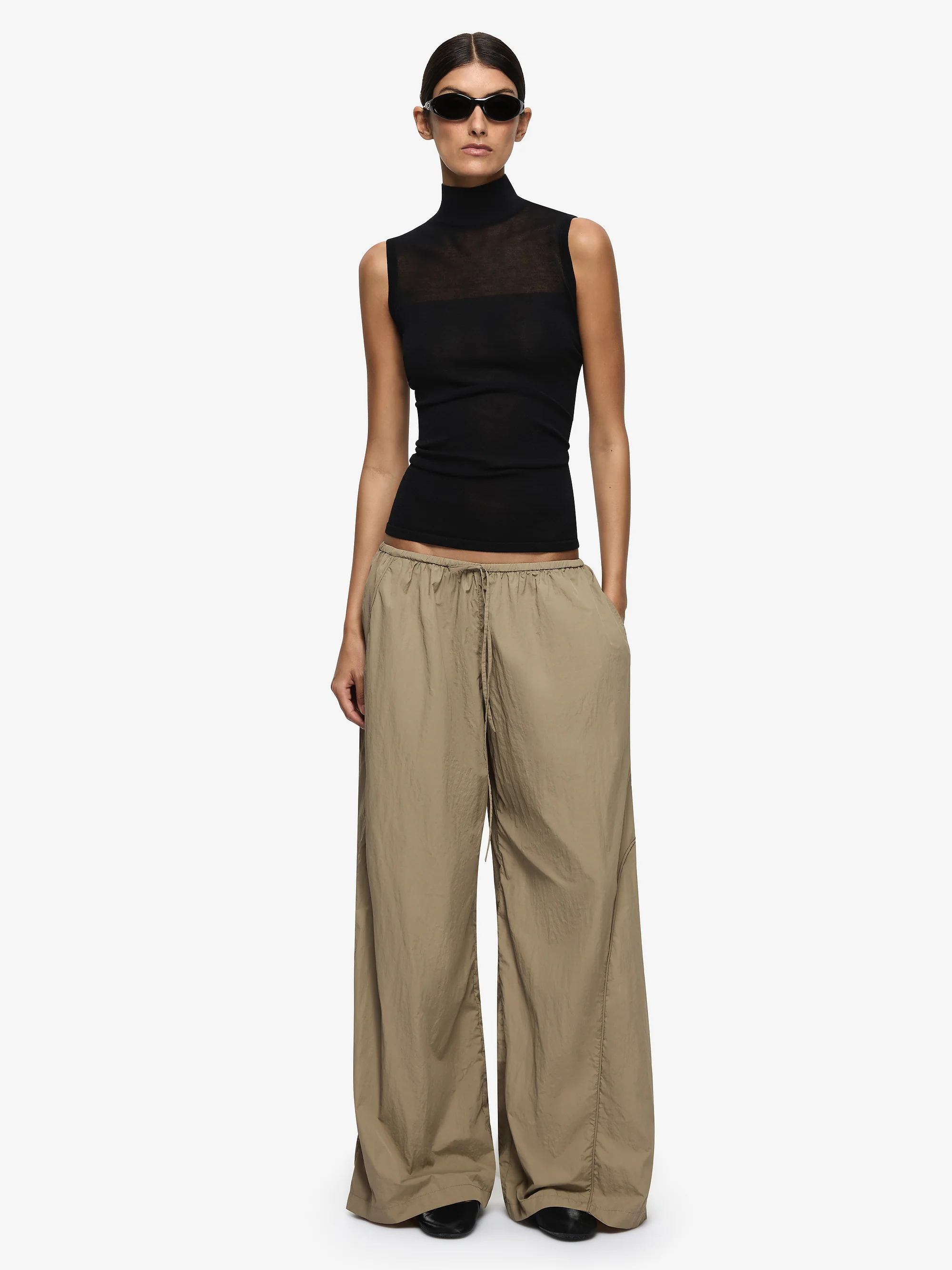 MELROSE SLEEVELESS SKIVVY - BLACK