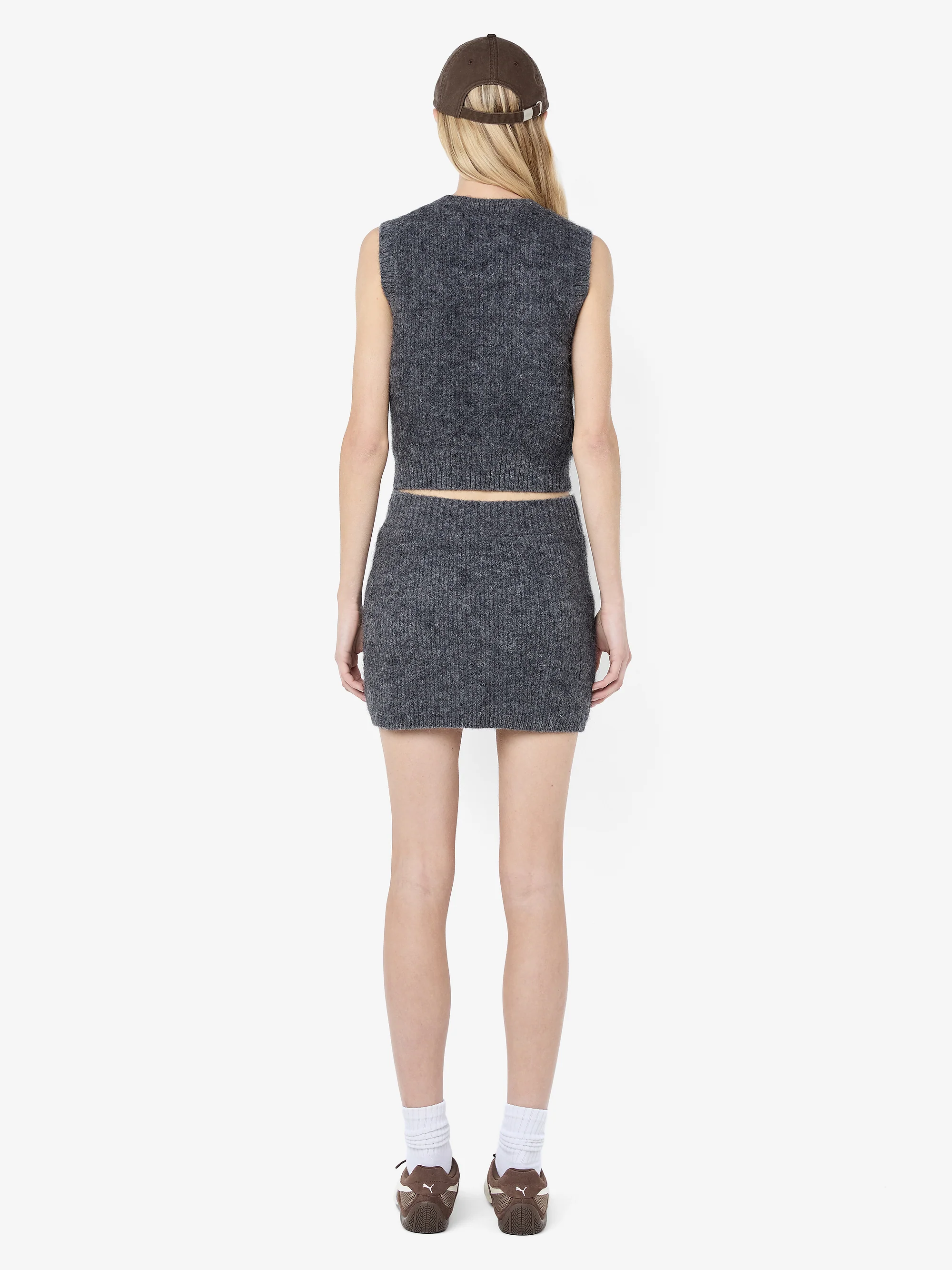 NOE VEST - CHARCOAL - Image 4