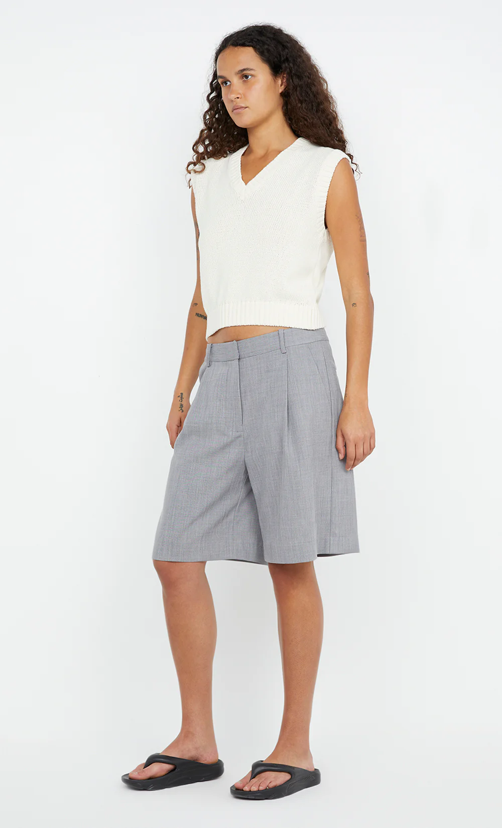 KAMILAH V NECK KNITTED VEST - IVORY - Image 3